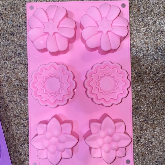 Lot of 5 Silicone Baking Molds Cake Cupcake EUC - Picture 4 of 6
